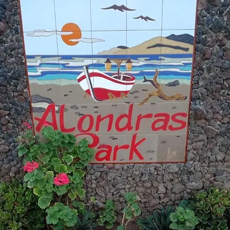 Alondras Park Mialsoma Apartment *